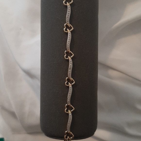 Gold Silver Heart Bracelet - Picture 4 of 7